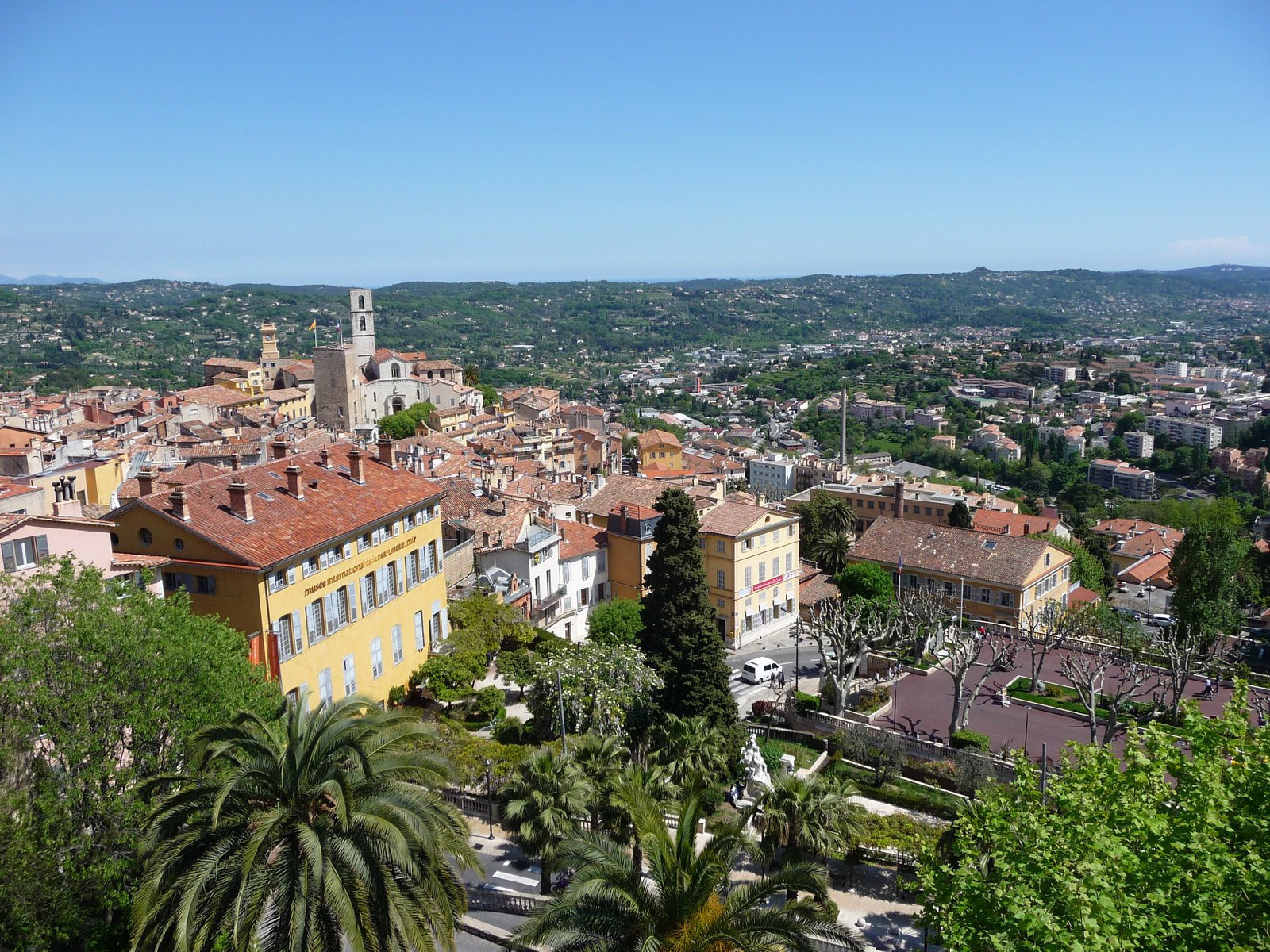 Vue panoramique de la vieille ville de Grasse