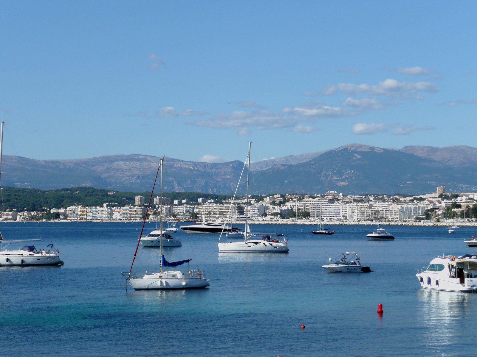 Vue panoramique de Juan-les-Pins depuis le Cap d'Antibes